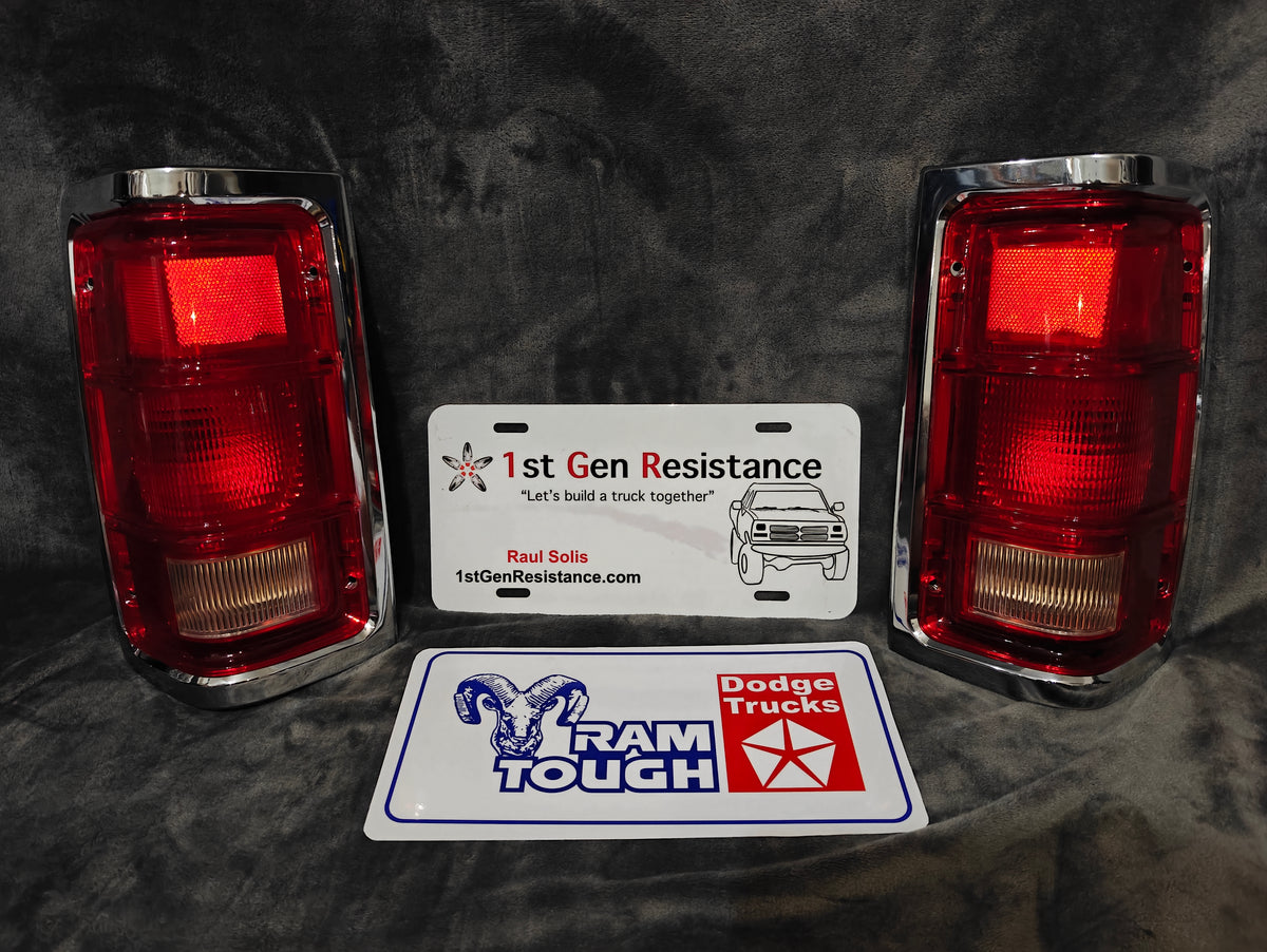Taillights Chrome Red