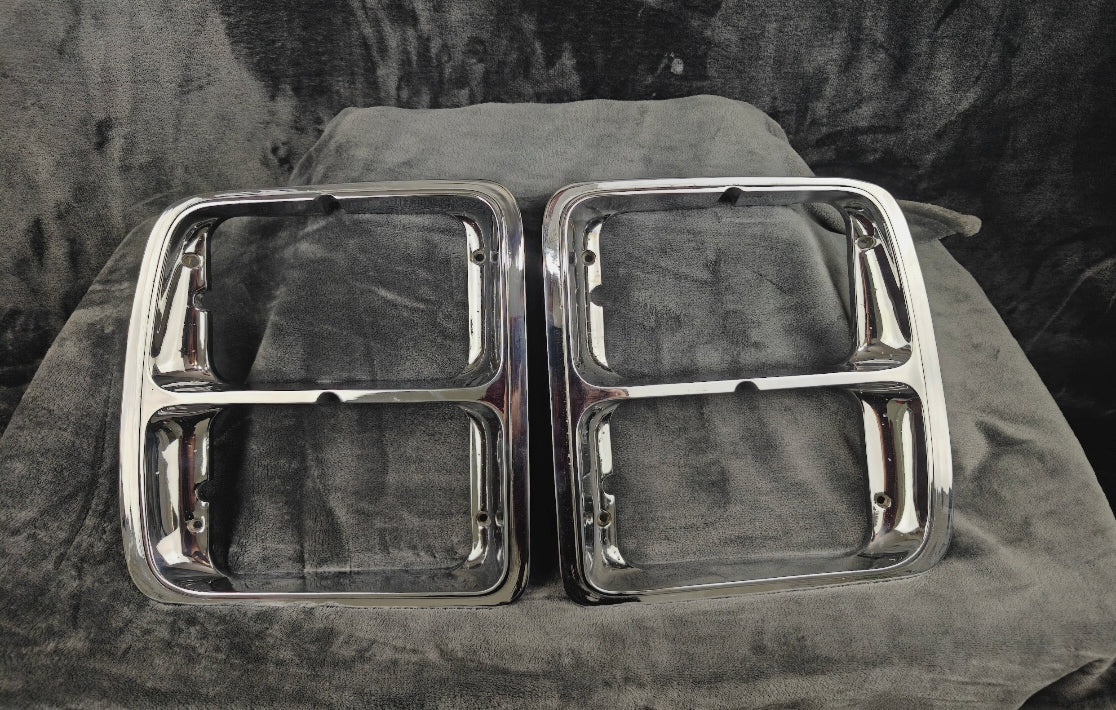 Headlight bezels 1979-1980