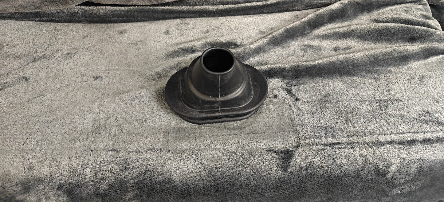 Clutch Lever Boot for 1989-93 with Getrag 5 speed