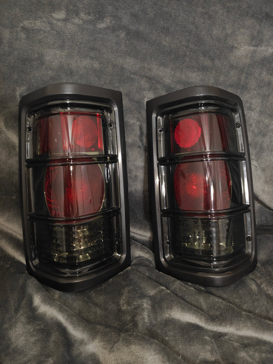Tail lights Black and Smoked/Red