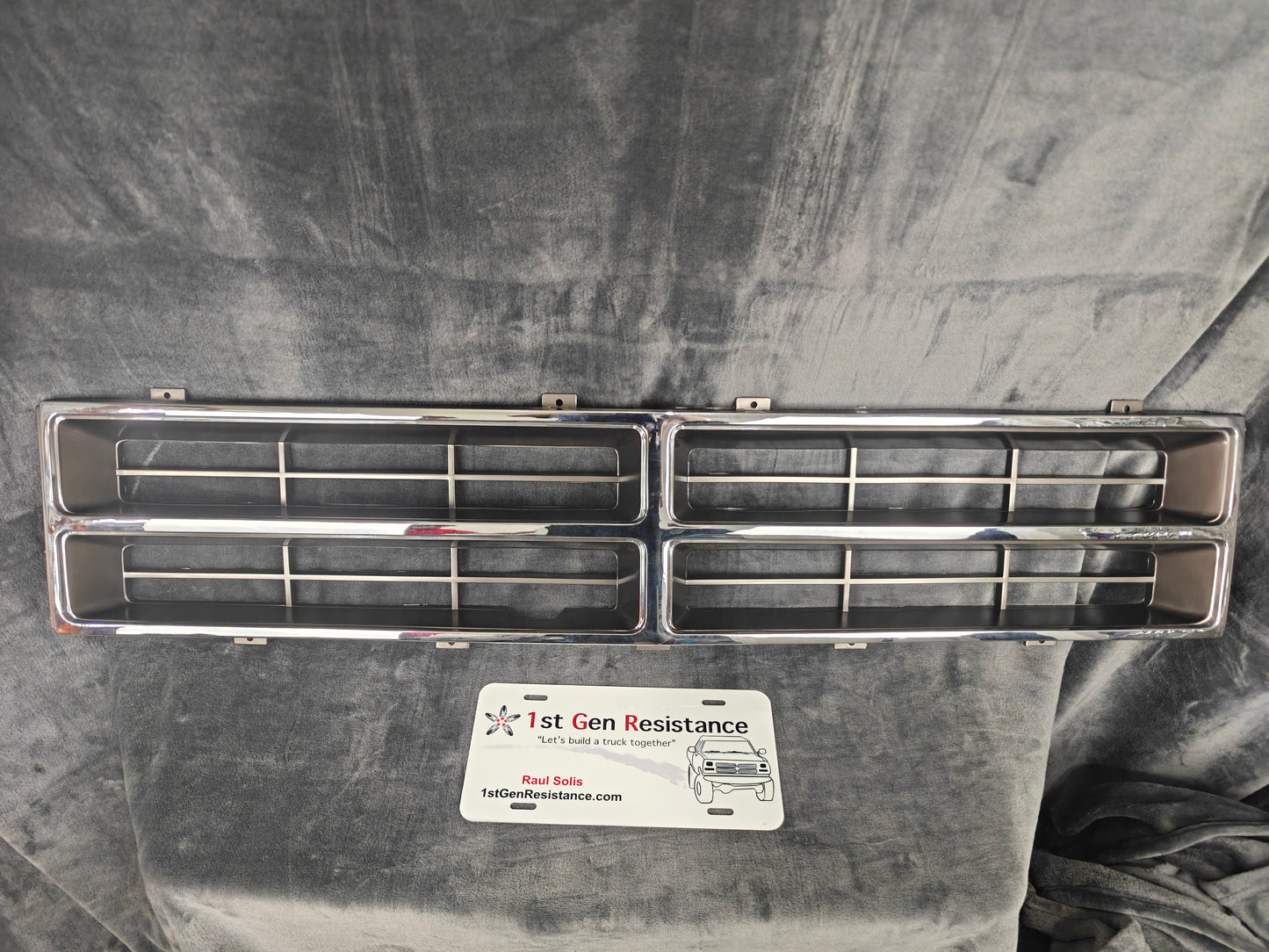 Grille Center Chrome 1986-1990