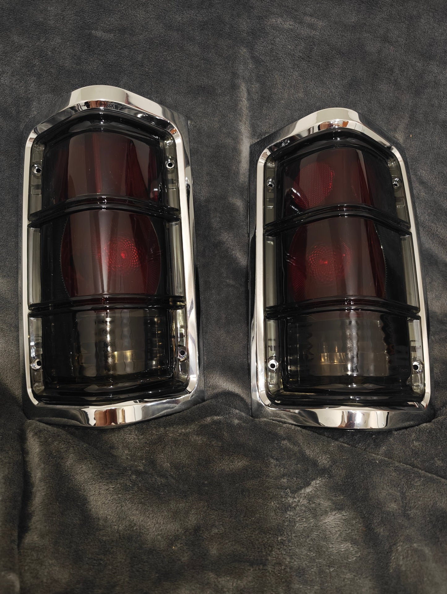 Tail lights Chrome and Smoked/Red